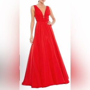 Size 6 Mac Duggal Formal Dress